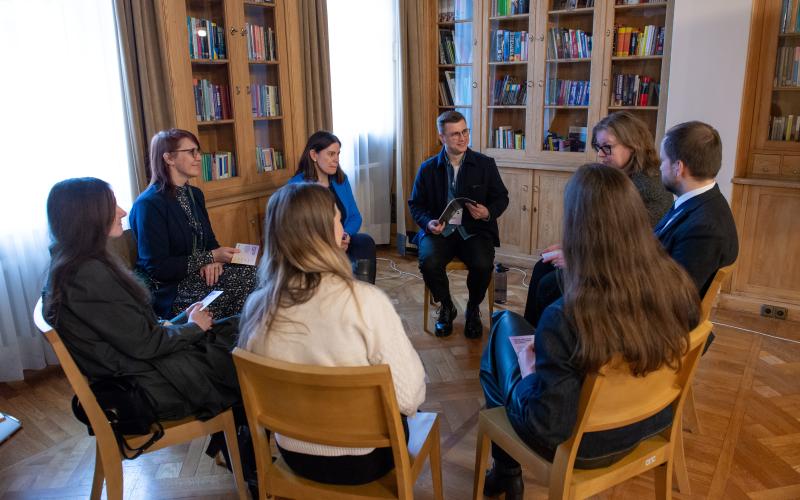 Dialoga apļi "Par ko nedrīkst nerunāt?" 4. un 11. februārī