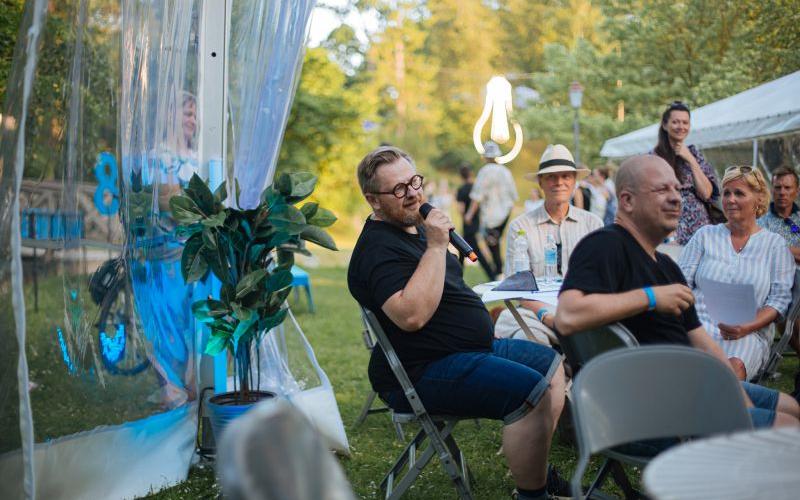 Aptauja: lielākā daļa Latvijas iedzīvotāju uzskata, ka sarunāšanās kultūra Latvijā nav cieņpilna